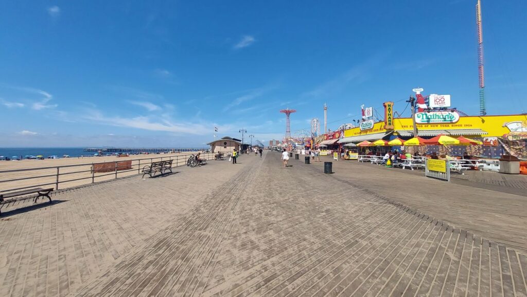 coney-island-new-york-nathan's-travel-to-usa
